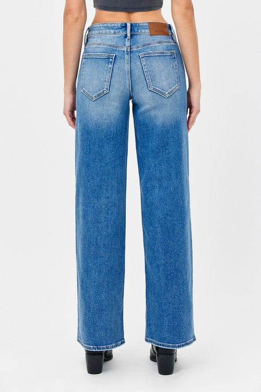 New Logan Mid Rise Clean Dad Jean